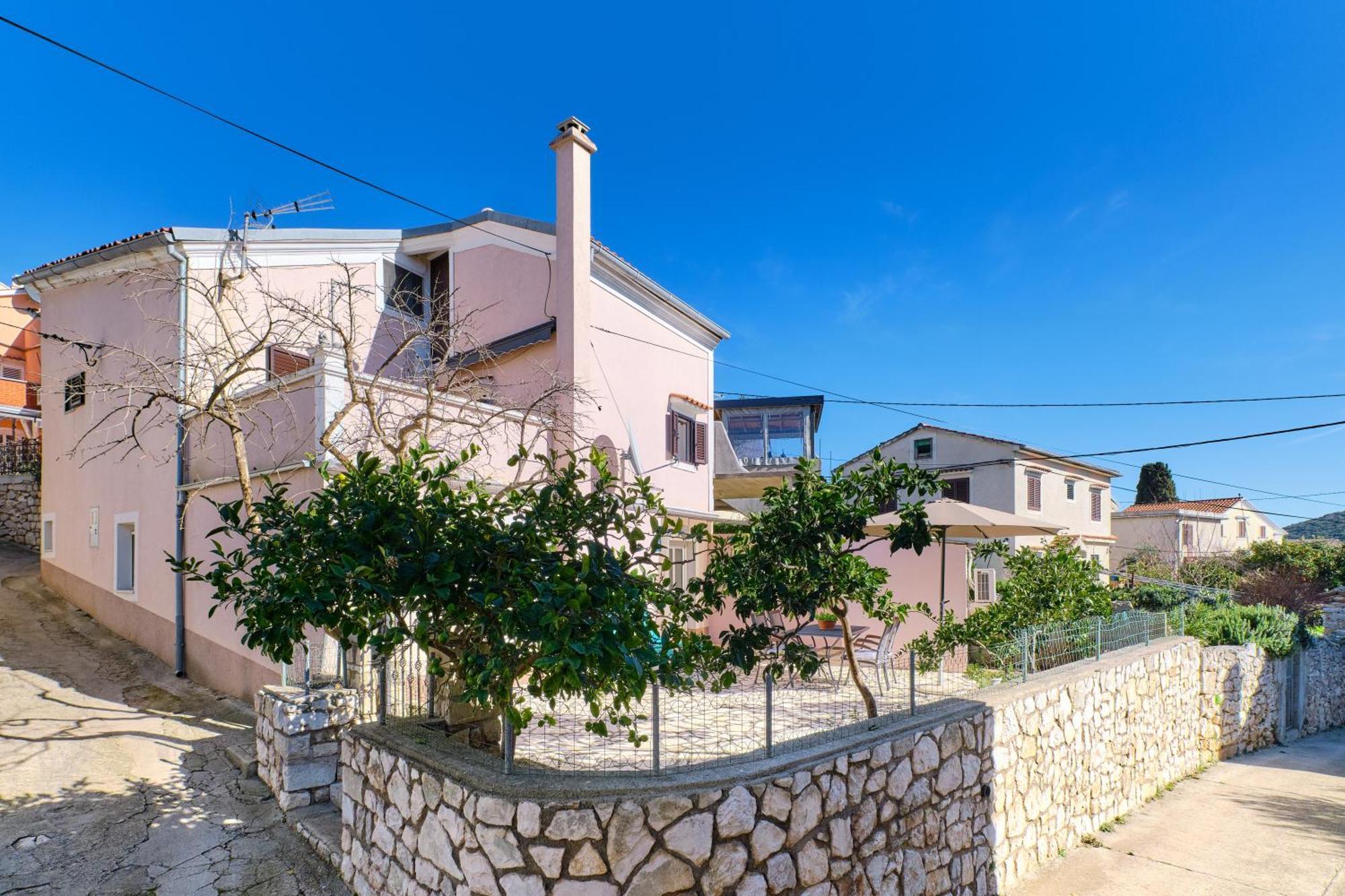 Apartment Angela Čunski Екстериор снимка