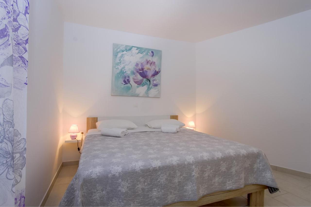 Apartment Angela Čunski Екстериор снимка