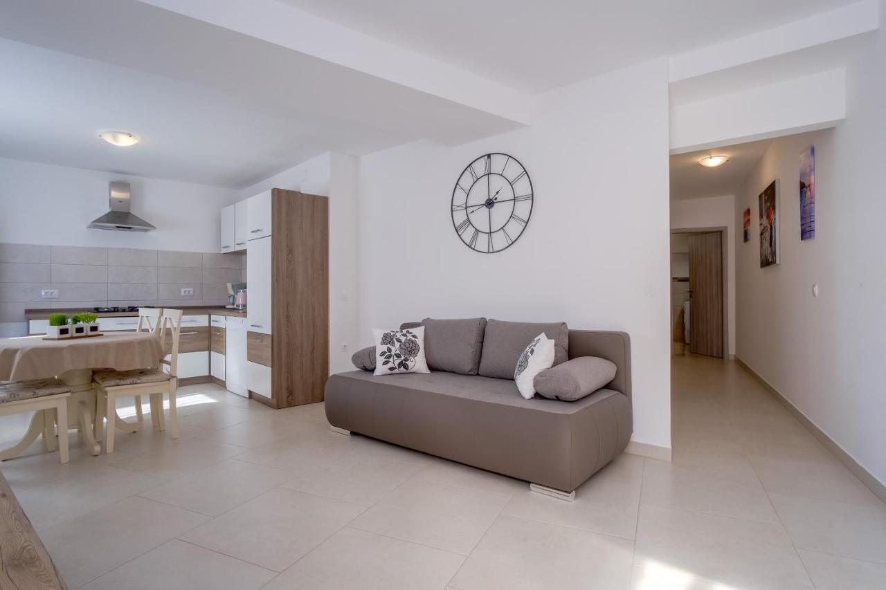 Apartment Angela Čunski Екстериор снимка